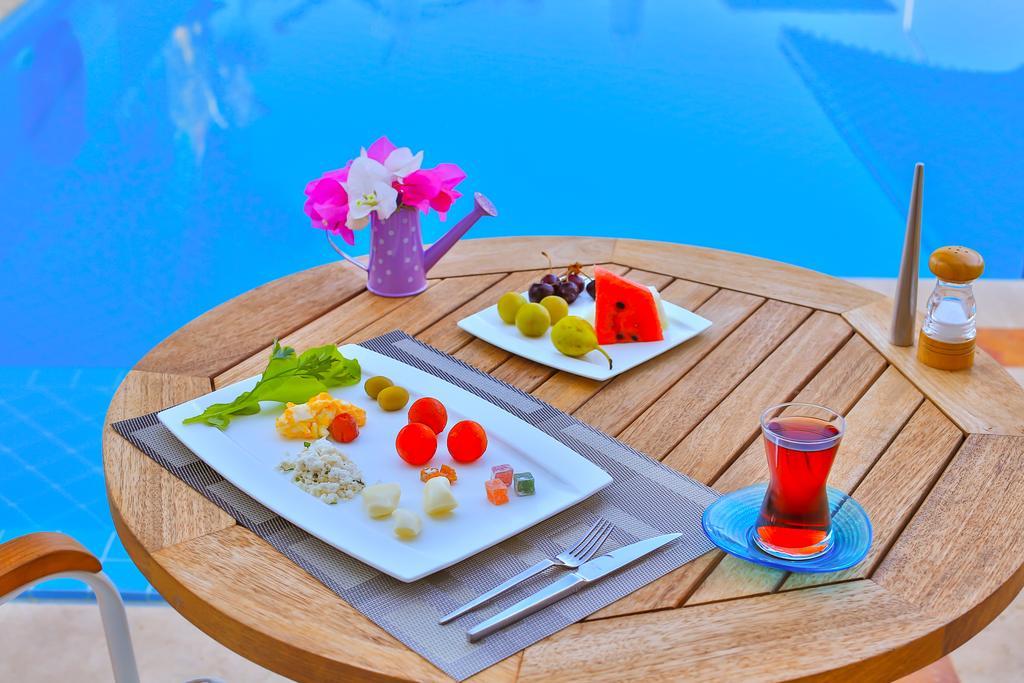 Hotel Linda Class
