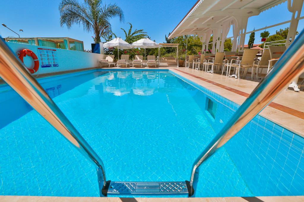 Linda Class Hotel